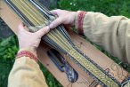 Tissage d'un galon aux plaquettes